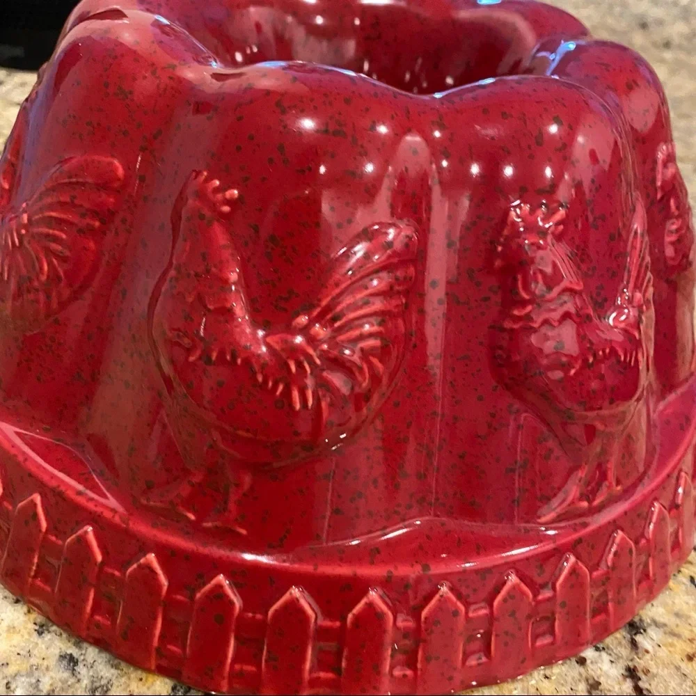 Paula Deen Farmhouse Red Rooster Stoneware Bundt
